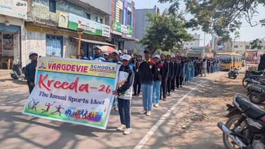 కొడిమ్యాల: జాతీయ స్థాయిలో ప్రతిభ చూపిన విద్యార్థులను ప్రత్యేకంగా అభినందించిన మండల విద్యాధికారి జయ సింహ రావు