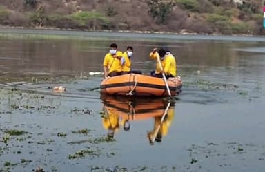 #KarauliNews करौली के पांचना बांध में मिली लाश,फैली सनसनी
4 फरवरी से लापता बृजमोहन कोली पुत्र मूलचंद निवासी हिंडौन दरव...