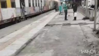 गुलाबगंज: गुलाबगंज रेलवे स्टेशन पर टाइल्स की गुणवत्ता खराब होने की शिकायत जिला पंचायत अध्यक्ष ने DRM से की