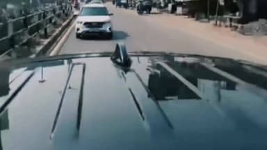 #जनपद के तीन चार प्रतिष्ठित विद्यालय के बच्चों ने सड़क पर उडाई नियमों की धज्जियां