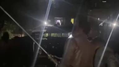 झरिया/जोरापोखर/सिंदरी: ऊपर कुली के पास एक गैराज में आग लगने से अफरा-तफरी मची