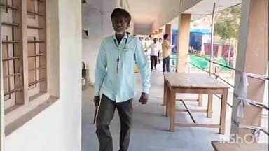 హుజూరాబాద్: హుజూరాబాద్ లో కౌటింగ్ కేంద్రం తాళం ను పగులగొట్టిన అధికారులు