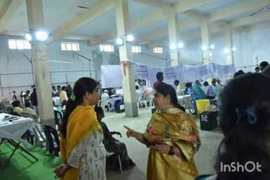 నర్సంపేట: నర్సంపేట పట్టణంలో కౌంటింగ్ ప్రక్రియను క్షేత్రస్థాయిలో పరిశీలించిన జిల్లా కలెక్టర్