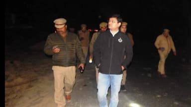 ठाकुरद्वारा: पुलिस अधीक्षक ग्रामीण, मुरादाबाद ने क्षेत्राधिकारी ठाकुरद्वारा के साथ थाना डिलारी में आगामी त्योहारों की तैयारियों की समीक्षा की