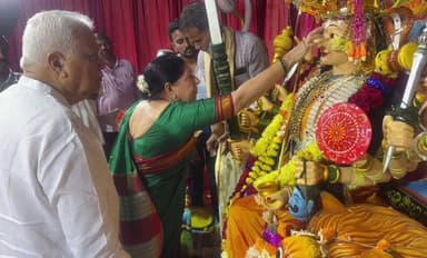 ಹಳಿಯಾಳ: ಮುರ್ಕವಾಡದ ಶ್ರೀ ಲಕ್ಷ್ಮಿ ದೇವಿಯ ಜಾತ್ರಾ ಮಹೋತ್ಸವದಲ್ಲಿ ಭಾಗಿಯಾದ ಶಾಸಕ ಆರ್.ವಿ.ದೇಶಪಾಂಡೆ ದಂಪತಿ