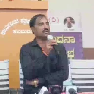 ಕಲಬುರಗಿ: ಸವಿತಾ ಸಮಾಜದ ಬಗ್ಗೆ ಸಚಿವ ಲಾಡ್ ನಿಷೇಧಿತ ಪದ ಬಳಕೆ, ಬಹಿರಂಗ ಕ್ಷಮೇಗೆ ನಗರದಲ್ಲಿ ಸವಿತಾ ಸಮಾಜ ಆಗ್ರಹ