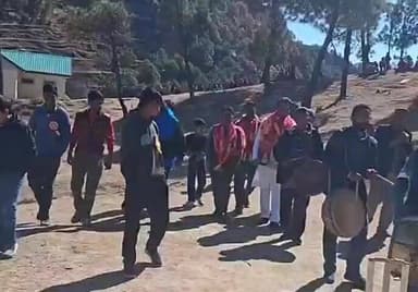 कुमारसैन: शिवान में सांगरी प्रीमियम लीग के तहत क्रिकेट टूर्नामेंट का हुआ आयोजन, रस्सा-कसी ने भी बढ़ाया उत्साह