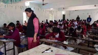 बसिया: बसिया में शुक्रवार को इंटर और मैट्रिक की परीक्षा कदाचार मुक्त संपन्न हुई