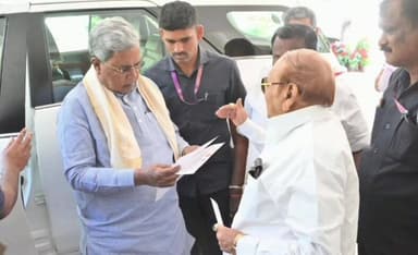 ಯಾದಗಿರಿ: ಅಂಬಿಗರ ಚೌಡಯ್ಯ ನಿಗಮಕ್ಕೆ ₹500 ಕೋಟಿ ಅನುದಾನಕ್ಕೆ ಮನವಿ
- ಬೆಂಗಳೂರಿನಲ್ಲಿ ಸಿಎಂ ಭೇಟಿ ಮಾಡಿದ ಬಾಬುರಾವ್ ಚಿಂಚನಸೂರು