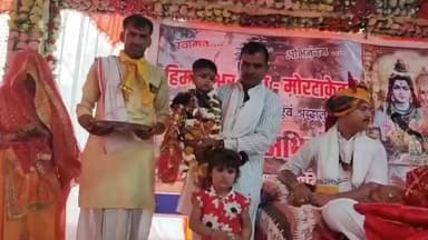 पोलायकलां: पांडव कालीन हिमालेश्वर धाम मोरटा केवड़ी में कृष्ण जन्मोत्सव मनाया गया, 'नंद घर आनंद भयो' के जयकारों से गूंजा पंडाल