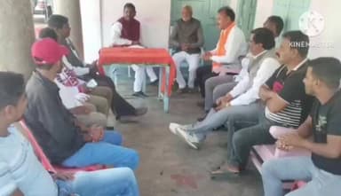 खूंटी: पूर्व केंद्रीय मंत्री अर्जुन मुंडा ने स्व. सुबोध प्रसाद सोनी के परिजनों से मुलाकात की