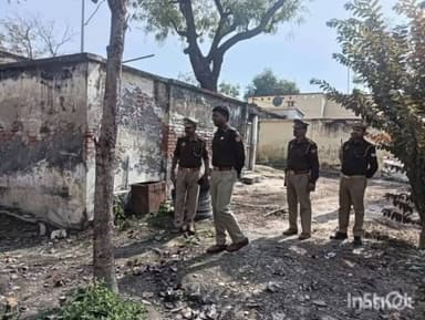 मार्टिनगंज: ग्रामीण पुलिस अधीक्षक ने बरदह थाने का किया औचक निरीक्षण, दिए आवश्यक दिशा निर्देश