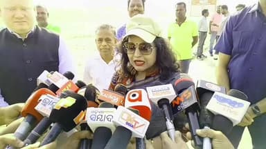 ପାରାଦୀପ ଲକ୍: ପାରାଦ୍ୱୀପ କୁ ଦୁଇ ଦିନିଆ ଗ୍ରସ୍ତ ଆସି ପାରାଦ୍ୱୀପ ର ମତ ବ୍ୟକ୍ତ କଲେ ମୁଖ୍ୟ ଶାସନ ସଚିବ ଅନୁ ଗାର୍ଗ