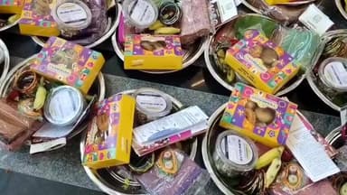 ராதாபுரம்: லெப்பை குடியிருப்பு முத்து மஹாலில் சமுதாய வளைகாப்பு நிகழ்ச்சியில் 300 கர்ப்பிணி தாய்மார்களுக்கு சீர்வரிசைகளை வழங்கிய சட்டப்பேரவை தலைவர்.