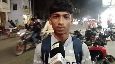 ଛତ୍ରପୁର: ଷ୍ଟେଟ ବ୍ୟାଙ୍କ ଛକ ରାସ୍ତା ଶୋଚନୀୟ, ପ୍ରତିକ୍ରିୟା ରଖିଲେ କଲେଜ ଛାତ୍ର