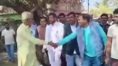 ডোমকল: রায়পুর অঞ্চলের চাঁদেরপাড়া এলাকায় ঢালাই রাস্তা কাজের শুভ উদ্বোধন করলেন ব্লক সভাপতি