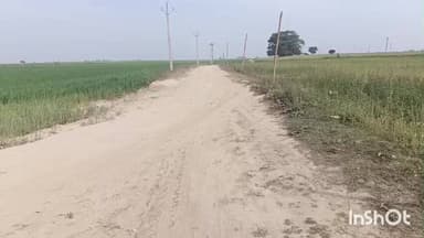 बड़हरा: सिन्हा गंगा घाट पर सड़क नहीं होने से ग्रामीणों में आक्रोश, विधायक के आश्वासन के बाद भी सड़क नहीं बनी