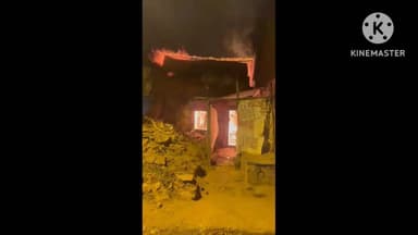 ಹುಬ್ಬಳ್ಳಿ ನಗರ: ಮನೆಗೆ ಬೆಂಕಿ ಅಜ್ಜಿ ಜೀವ ಉಳಿಸಿದ 112 ಹುಬ್ಬಳ್ಳಿಯ ಹಳೇ ಹುಬ್ಬಳ್ಳಿ ಠಾಣೆ ಪೊಲೀಸರು