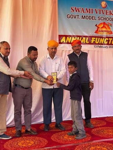 *राजकीय मॉडल स्कूल जैसलमेर में वार्षिकोत्सव समारोह का भव्य आयोजन*
जयपुर से कमलेश आमेटा
जैसलमेर। जिले के स्वामी विवेकान...