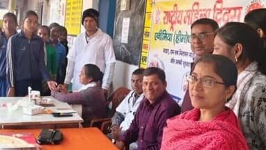 बिक्रमगंज: बिक्रमगंज में राष्ट्रीय महिला दिवस पर स्वास्थ्य शिविर, धारूपुर विद्यालय में 77 बच्चियों और शिक्षिकाओं की एनीमिया जांच