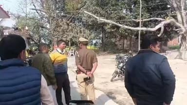 इंटर कालेज में प्रवेशपत्र वितरण के दौरान हंगामा, कुर्सी को तोड़ा, अतिरिक्त वसूली की बात कह कर किया बवाल, दो के खिलाफ दी ...