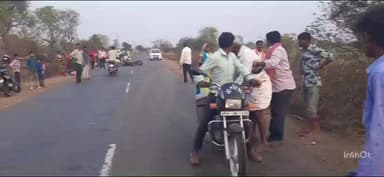 मेघनगर: सारंगी मार्ग पर लाड़की नदी के पास तीन बाइक की टक्कर, 5 लोग घायल