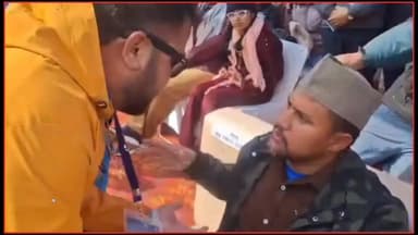 औली विंटर कार्निवाल में जोशीमठ ब्लॉक के ब्लॉक प्रमुख अनूपनेगी को नजर अंदाज कर उन्हें बैठने तक की जगह नहीं दी गई।
#follow...