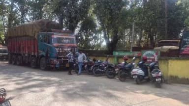 ତେଲକୋଇ: ପାଟଣା ଠାରେ କାଠ ଭର୍ତ୍ତି ଗାଡ଼ି ଜବତ ଘଟଣାରେ ତିବ୍ରତା ପ୍ରମାଣ ନଥିବା ଅଭିଯୋଗ, ନ୍ୟାୟ ପାଇଁ କୋର୍ଟ ଦ୍ଵାରସ୍ଥ