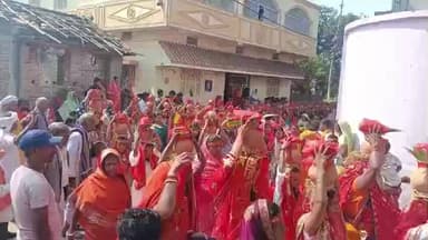 Lakhisarai ka suryagrha medni chowki thana antar gad birha gaw me kalas sobha yatra nikala gaya hai jo dinak 13/2/2026