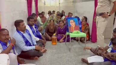 ಜಮಖಂಡಿ: ನಗರದ ತಾಯಿ ಮಕ್ಕಳ ಆಸ್ಪತ್ರೆ ಮುಂದೆ ಪೆಟ್ರೋಲ್ ಸುರಿದುಕೊಂಡು ಆತ್ಮಹತ್ಯೆಗೆ ಯತ್ನಿಸಿದ ಪ್ರತಿಭಟನಾನಿರತರು