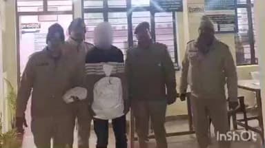 लमगड़ा: लमगड़ा पुलिस ने धौल कड़िया तिराहा जैंती के समीप शराब की अवैध तस्करी कर रहे एक व्यक्ति को किया गिरफ्तार