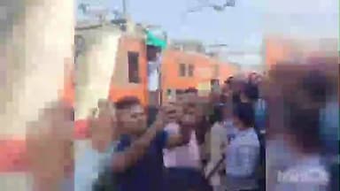 হরিশ্চন্দ্রপুর ১: হরিশ্চন্দ্রপুর রেলস্টেশনে কাঞ্চনজঙ্ঘা এক্সপ্রেস এর স্টপেজের অনুষ্ঠানিক উদ্বোধন