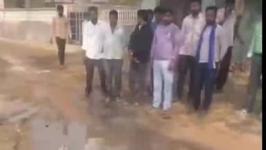 मलसीसर: धीरासर गांव में जलभराव की समस्या से परेशान ग्रामीणों ने विरोध-प्रदर्शन कर समस्या के समाधान की उठाई मांग