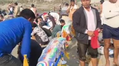 रूपवास: रूपवास क्षेत्र में महाशिवरात्रि के अवसर पर भक्ति का उमड़ा सैलाब, बम-बम भोले के जयकारों के साथ कांवड़िए हुए रवाना