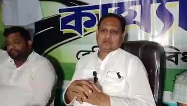 বেলডাঙা ২: নতুন করে রাজ্যের বিভিন্ন স্থান থেকে জনতা উন্নয়ন পার্টিতে যোগদান নিয়ে সাংবাদিকদের মুখোমুখি হলেন বিধায়ক হুমায়ুন কবির।