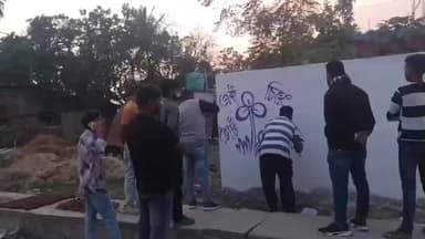 বামনগোলা: নির্ঘণ্টের আগেই প্রার্থীহীন প্রচার, বামনগোলায় তৃণমূলের দেওয়াল লিখন শুরু