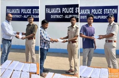 ফালাকাটা: হারিয়ে যাওয়া মোবাইল উদ্ধার করে মালিকদের হাতে দিল ফালাকাটা পুলিশ