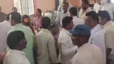 పలాస: ఇచ్ఛాపురం మండల సమావేశంలో సభ్యుల బాహాబాహీ