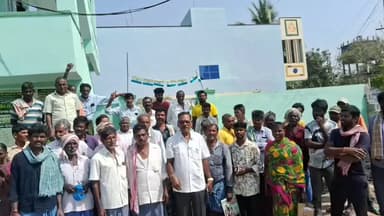 ఆత్మకూరు ఎస్: ఆత్మకూర్ S మండలం లో PACS దగ్గర యూరియా యాప్ అర్థం కాక రైతులు, నాయకులు నిరసన