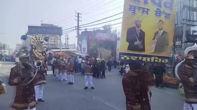 ਨਵਾਂਸ਼ਹਿਰ: ਸ਼ਿਵਰਾਤਰੀ ਦੇ ਸੰਬੰਧ ਵਿੱਚ ਧਾਰਮਿਕ ਉਤਸਵ ਕਮੇਟੀ ਨੇ ਕੱਢੀ ਵਿਸ਼ਾਲ ਸ਼ੋਭਾ ਯਾਤਰਾ, ਵੱਖ ਵੱਖ ਥਾਵਾਂ ਤੇ ਹੋਇਆ ਫੁੱਲਾਂ ਨਾਲ ਸਵਾਗਤ