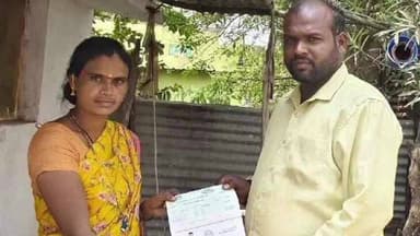 గాంధారి: ఎక్కకుంట తండాకు చెందిన లంబాడి అనితకు రూ.23,000 సీఎంఆర్ఎఫ్ చెక్కుల పంపిణీ చేసిన మండల యూత్ ఉపాధ్యక్షులు మేల్డే లక్ష్మణ్