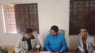 बरहरा: बड़हरा कोठी अंचल सह प्रखंड कार्यालय में चल रहे जनता दरबार का अनुमंडल पदाधिकारी ने किया औचक निरीक्षण