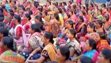 গড়বেতা ১: গড়বেতার অগোইবনীতে মহিলা কর্মীদের নিয়ে কর্মী সভার আয়োজন