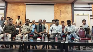 সুতি ২: উৎসবের আগে সুতি থানার উদ্যোগে শান্তি কমিটির বিশেষ বৈঠক