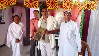 टाटगढ़: महाशिवरात्रि पूर्व ब्रह्माकुमारी केंद्र पर ध्वजारोहण, सरपंच धर्मवीर सिंह ने किया सहभाग, आत्मचिंतन और आत्मशुद्धि पर जोर