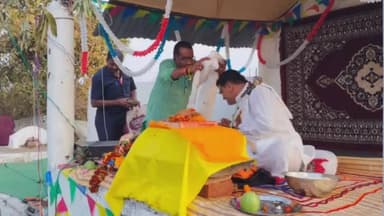 देवरी: ग्राम बीना में आयोजित 21 कुण्डीय महायज्ञ एवं श्रीमद्भागवत कथा में शामिल हुए पूर्व विधायक