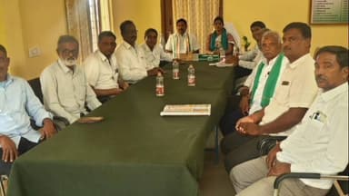 మహదేవ్పూర్: సమిష్టిగా మార్కెట్ యార్డ్ అభివృద్ధికి కృషి చేద్దాం : ఏఎంసీ చైర్మన్ పంతకని తిరుమల