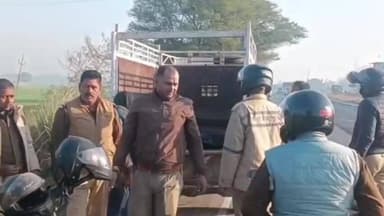 मेहनगर: जिवली बाजार के पास युवक का शव मिलने से क्षेत्र में मची सनसनी, सड़क दुर्घटना में युवक की मौत का मामला सामने आया