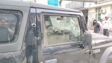 ਘੱਲ ਖੁਰਦ: ਪਿੰਡ ਫਿਰੋਜ਼ ਸ਼ਾਹ ਵਿਖੇ ਥਾਰ ਸਵਾਰ ਨੌਜਵਾਨ ਨੂੰ ਘੇਰ ਕੇ ਮਾਰੀਆਂ ਗੋਲੀਆਂ ਥਾਰ ਸਵਾਰ ਨੌਜਵਾਨ ਦੀ ਹੋਈ ਮੌਤ