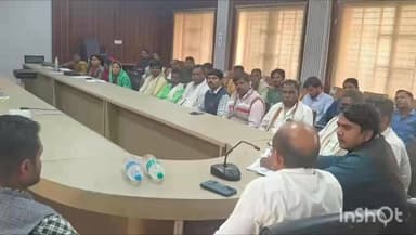 भीमपुर: जनपद पंचायत सभा कक्ष में सबकी योजना सबका विकास प्रशिक्षण सम्पन्न, अधिकारी व जनप्रतिनिधि रहे उपस्थित